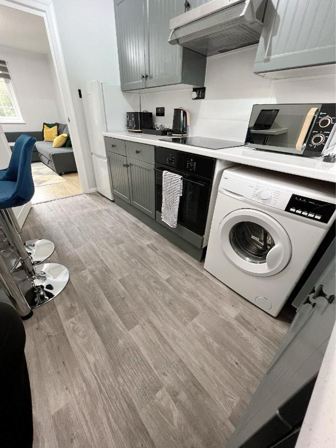 לונדון Stunning Apartment In Beckton With Private Entrance מראה חיצוני תמונה