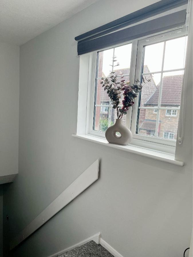 לונדון Stunning Apartment In Beckton With Private Entrance מראה חיצוני תמונה