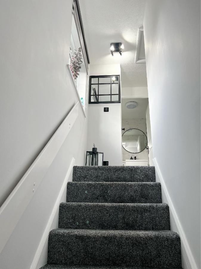 לונדון Stunning Apartment In Beckton With Private Entrance מראה חיצוני תמונה
