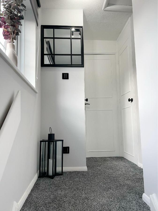 לונדון Stunning Apartment In Beckton With Private Entrance מראה חיצוני תמונה